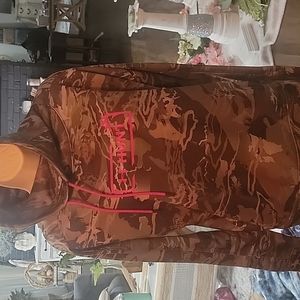 XL Under Armour hoodie/pullover